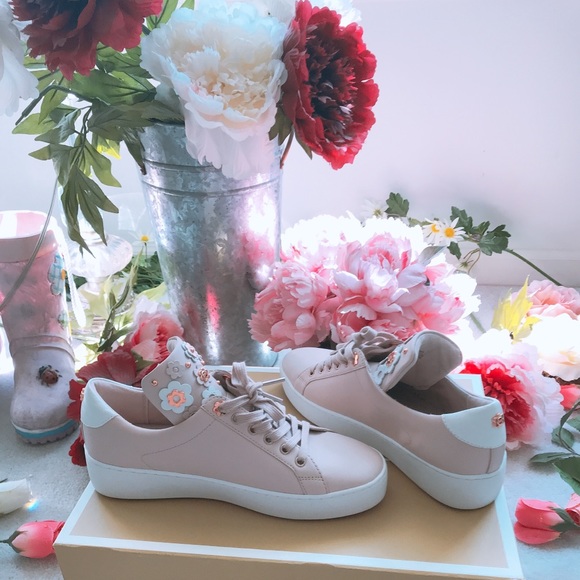 Michael Kors Shoes - Picture 5 of 8